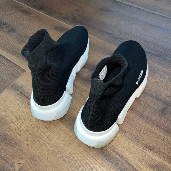 Balenciaga Speed 2.0 Clear Sole Recycled Knit Sneakers - Picture 7 of 10